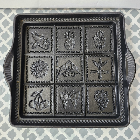 Nordic Ware Shortbread Pan Made in USA - Picture 1 of 6